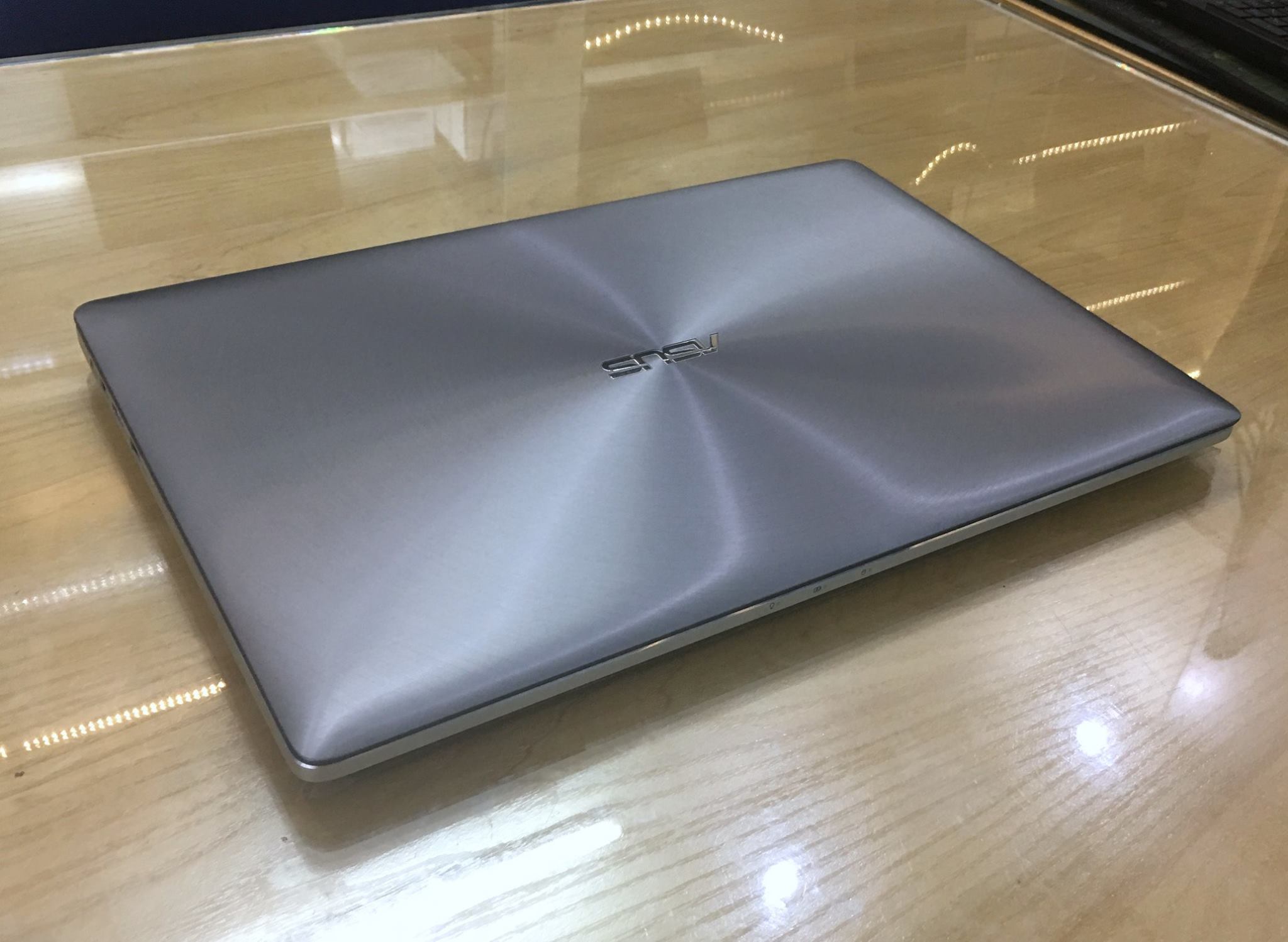 Laptop Asus Zenbook UX501JW-CN128T -9.jpg